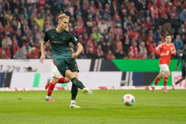 01 11 2025, xhfmx, Soccer 1 Bundesliga, FSV Mainz 05 Werder Bremen Amos Pieper SV Werder Bremen DFL DFB REGULATIONS PROHIBIT ANY USE OF PHOTOGRAPHS as IMAGE SEQUENCES and or QUASI VIDEO Mainz