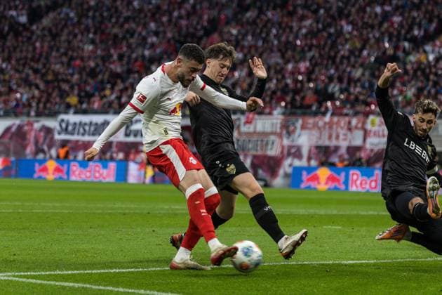 GER, Bundesliga, RB Leipzig VfB Stuttgart 01 11 2025, Red Bull Arena, Leipzig, GER, Bundesliga, RB Leipzig VfB Stuttgart Romulo RB Leipzig 40 Â nordphotoxGmbHxx xAlexanderxTrienitz nph00051