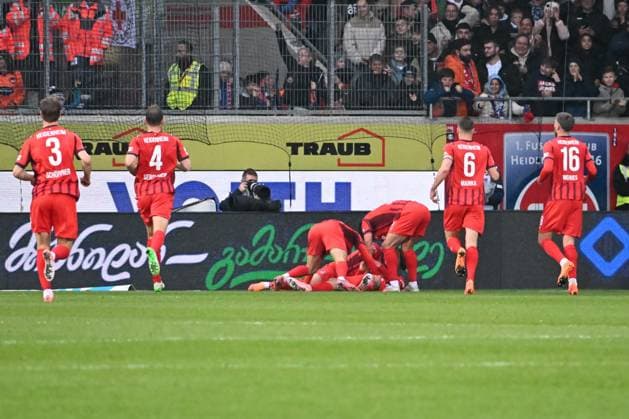 01 11 2025, xsltx, Soccer 1 Bundesliga, 1 FC Heidenheim Eintracht Frankfurt v l Heidenheim celebrates Budu Zivzivadazes 1 0 1 FC Heidenheim 1846 DFL DFB REGULATIONS PROHIBIT ANY USE OF PHOTOGRAPHS as IMAGE SEQUENCES and or QUASI VIDEO