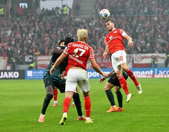 Soccer Bundesliga Season 2025 2026 Mewa Arena Mainz 01 11 2025 1 FSV Mainz 05 mz SV Werder Bremen hb Silvan WIDMER 1 FSV Mainz 05 DFL REGULATIONS PROHIBIT ANY USE OF PHOTOGRAPHS AS IMAGE SEQUENCES AND OR QUASI VIDEO EDITORIAL USE ONLY NATIONAL AND INTERNATIONAL NEWS AGENCIES OUT Soccer Bundesliga 1 FSV Mainz 05