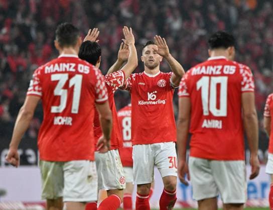 Soccer Bundesliga Season 2025 2026 Mewa Arena Mainz 01 11 2025 1 FSV Mainz 05 mz SV Werder Bremen hb Silvan WIDMER 1 FSV Mainz 05 , mi, scored the 1 0 DFL REGULATIONS PROHIBIT ANY USE OF PHOTOGRAPHS AS IMAGE SEQUENCES AND OR QUASI VIDEO EDITORIAL USE ONLY NATIONAL AND INTERNATIONAL NEWS AGENCIES OUT Soccer Bundesliga 1 FSV Mainz 05