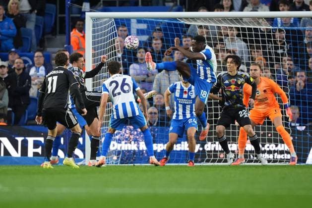 Danny Welbeck of Brighton & Hove Albion jumps to the ball. Brighton and Hove Albion v Leeds United, Premier League, Football, American Express Community Stadium, Brighton, UK - 01 Nov 2025Brighton American Express Community Stadi United Kingdom EDITORIAL USE ONLY No use with unauthorised audio, video, data, fixture lists, club league logos or live services. Online in-match use limited to 120 images, no video emulation. No use in betting, games or single club league player publications. Copyright: xSeanxRyan Shutterstockx 15639793ag