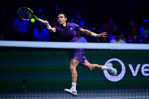 TENNIS : Rolex Paris Masters - Paris - 01 11 2025 Felix Auger Aliassime ( Canada ) during the Rolex Paris Masters at Paris La Defense Arena on November 01, 2025 in Nanterre, France. (Photo by Federico Pestellini PSNewz ) ParisFrance  Copyright: xFedericoxPestellinix