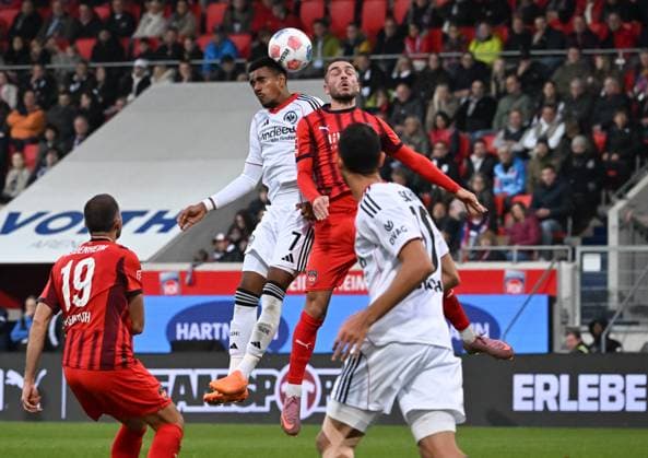 01 11 2025, xsltx, Soccer 1 Bundesliga, 1 FC Heidenheim Eintracht Frankfurt v l Ansgar Knauff Eintracht Frankfurt and Arijon Ibrahimovic 1 FC Heidenheim 1846 DFL DFB REGULATIONS PROHIBIT ANY USE OF PHOTOGRAPHS as IMAGE SEQUENCES and or QUASI VIDEO