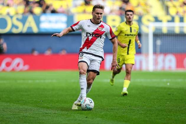 November 1, 2025, Villarreal, Castellon, SPAIN: Alemao of Rayo Vallecano in action during the Spanish league, LaLiga EA Sports, football match played between Villarreal CF and Rayo Vallecano at La Ceramica stadium on November 1, 2025, in Villarreal, Spain. Villarreal SPAIN - ZUMAa181 20251101_zaa_a181_082 Copyright: xIvanxTerronx