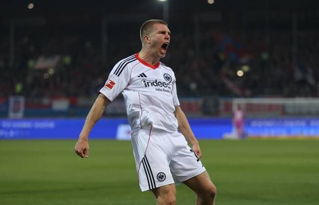 01 11 2025, Soccer Bundesliga, 1 FC Heidenheim Eintracht Frankfurt, v l , Goal celebration, celebrate the goal DFL DFB REGULATIONS PROHIBIT ANY USE OF PHOTOGRAPHS AS IMAGE SEQUENCES AND OR QUASI VIDEO xdcx Copyright: HMBxMedia Claus