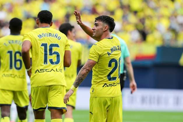 November 1, 2025, Villarreal, Castellon, SPAIN: Alberto Moleiro of Villarreal CF celebrates a goal during the Spanish league, LaLiga EA Sports, football match played between Villarreal CF and Rayo Vallecano at La Ceramica stadium on November 1, 2025, in Villarreal, Spain. Villarreal SPAIN - ZUMAa181 20251101_zaa_a181_091 Copyright: xIvanxTerronx