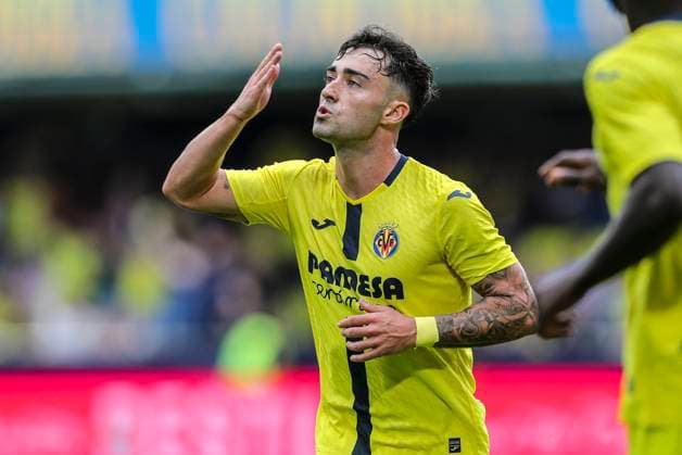 November 1, 2025, Villarreal, Castellon, SPAIN: Alberto Moleiro of Villarreal CF celebrates a goal during the Spanish league, LaLiga EA Sports, football match played between Villarreal CF and Rayo Vallecano at La Ceramica stadium on November 1, 2025, in Villarreal, Spain. Villarreal SPAIN - ZUMAa181 20251101_zaa_a181_113 Copyright: xIvanxTerronx