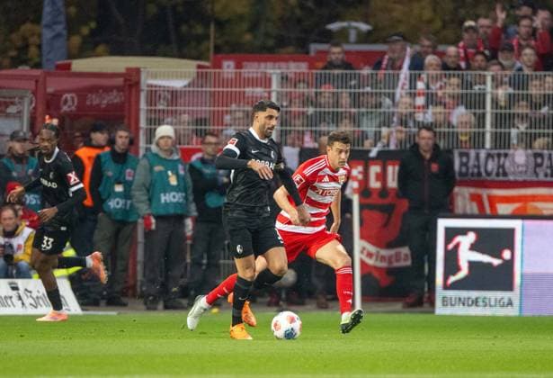 Soccer, Men, Season 2025 2026, 1 Bundesliga 9 Matchday , 1 FC Union Berlin SC Freiburg, v l Vincenzo Grifo Freiburg , Janik Haberer 1 FC Union Berlin , 01 11 2025, Copyright: xMatthiasxKochx
