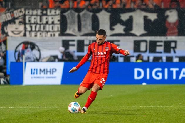 Arijon Ibrahimovic FC Heidenheim, 22 , GER, 1 FC Heidenheim 1846 vs Eintracht Frankfurt, Football, 1 Bundesliga, Matchday 9, Season 2025 2026, 01 11 2025, DFL REGULATIONS PROHIBIT ANY USE OF PHOTOGRAPHS AS IMAGE SEQUENCES AND OR QUASI VIDEO, GER, 1 FC Heidenheim 1846 vs Eintracht Frankfurt, Football, 1 Bundesliga, Matchday 9, Season 2025 2026, 01 11 2025, Heidenheim Copyright: xEibner-Pressefoto EdwardxCheungx EP_ECG
