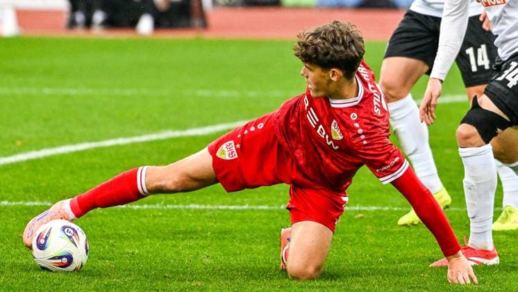 GER, 3 Liga, SSV Ulm 1846 vs VfB Stuttgart II 01 11 2025, Donaustadion, Ulm, GER, 3 Liga, SSV Ulm 1846 vs VfB Stuttgart II, in the picture Lauri Lukas Penna Stuttgart, 7 nordphotoxGmbHx xHafner nph00200