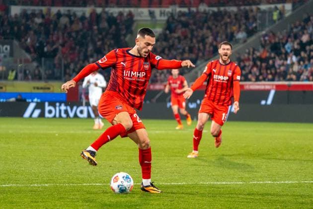 Arijon Ibrahimovic FC Heidenheim, 22 , GER, 1 FC Heidenheim 1846 vs Eintracht Frankfurt, Football, 1 Bundesliga, Matchday 9, Season 2025 2026, 01 11 2025, DFL REGULATIONS PROHIBIT ANY USE OF PHOTOGRAPHS AS IMAGE SEQUENCES AND OR QUASI VIDEO, GER, 1 FC Heidenheim 1846 vs Eintracht Frankfurt, Football, 1 Bundesliga, Matchday 9, Season 2025 2026, 01 11 2025, Heidenheim Copyright: xEibner-Pressefoto EdwardxCheungx EP_ECG