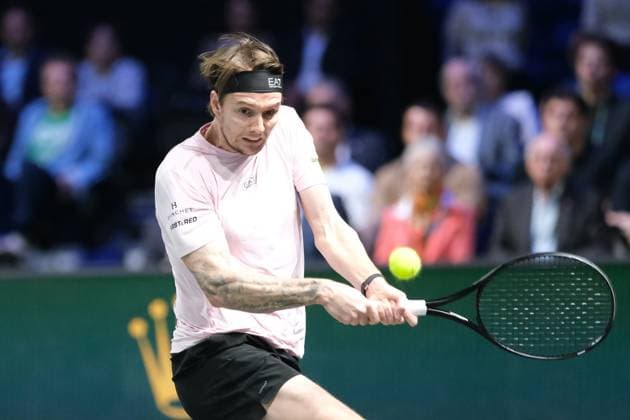 November 1, 2025, Nanterre, Hauts De Seine, France: ALEXANDER BUBLIK (KAZ) returns the ball to FELIX AUGER ALIASSIME (CAN)during the semi-final of Rolex Paris Masters 1000 tournament at La Defense Arena Stadium - Nanterre - France..Auger Aliassime won 7:6 6:4 Nanterre France - ZUMAp119 20251101_zaf_p119_008 Copyright: xPierrexSteveninx