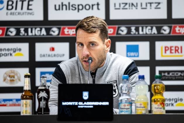 Football, Season 2025 2026, 3 Liga, Donaustadion Ulm, Matchday 13, SSV Ulm 1846 Football VfB Stuttgart II, 01 11 2025 01 11 2025, Football, Season 2025 2026, 3 Liga, Donaustadion Ulm, Matchday 13, SSV Ulm 1846 Football VfB Stuttgart II, PK Press conference Coach Moritz Glasbrenner SSV Ulm 1846 Football Photo Lucca Fundel Ulm Donaustadion Baden Württemberg Germany