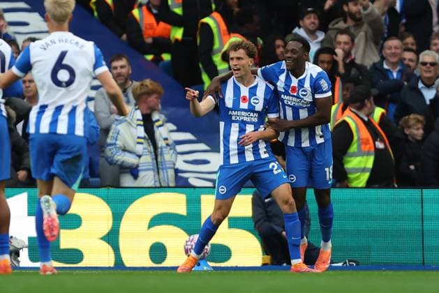 Football - 2025 2026 Premier League - Brighton & Hove Albion vs Leeds United - The Amex - Saturday 1st November 2025 Danny Welbeck of Brighton celebrates scoring the opening goal with Mats Wieffer during the Premier League match at the Amex Stadium COLORSPORT Shaun Boggust 