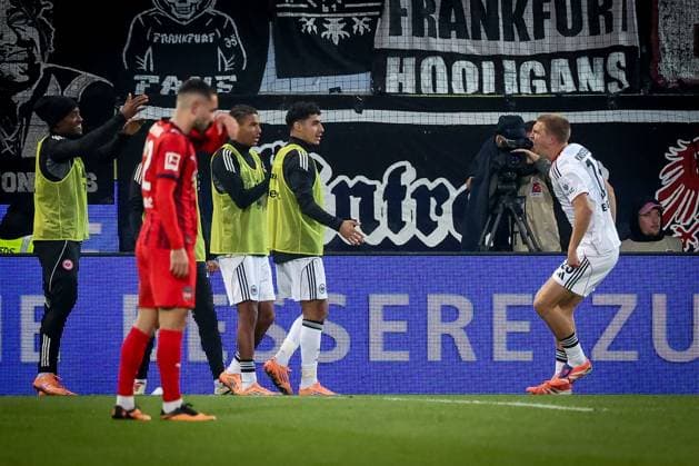 Rasmus Kristensen 13 Eintracht Frankfurt , right, celebrates his goal for 1 1, 1 FC Heidenheim 1846 vs Eintracht Frankfurt, Football, Men, DFL, Bundesliga, Season 2025 2026, Voith Arena, Matchday 9, 01 11 2025 Heidenheim Baden Wuerttemberg Germany Copyright: xkolbert-press MartinxAgüerax