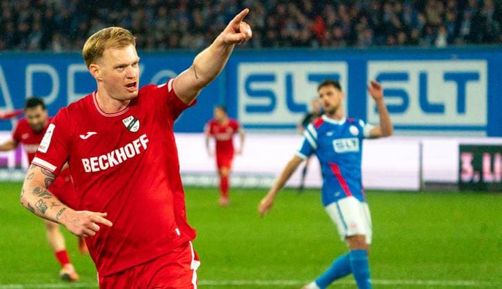 1 11 2025, Soccer, GER, Men, 3 League, DFL, Matchday 13, FC Hansa Rostock SC Verl Jonas Arweiler SC Verl, li celebrates the goal for 1 1 Rostock Ostseestadion Mecklenburg Vorpommern Germany
