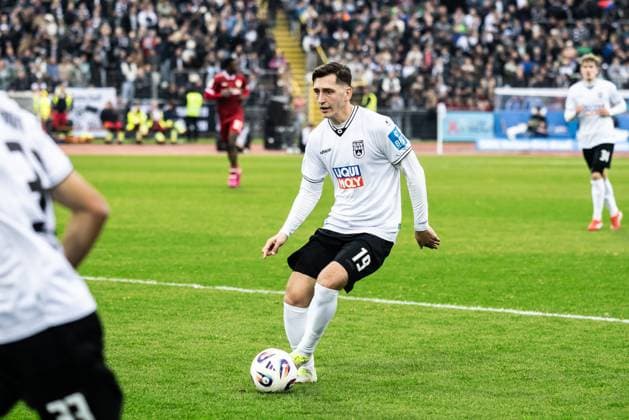 Football, Season 2025 2026, 3 Liga, Donaustadion Ulm, 13 Matchday, SSV Ulm 1846 Soccer VfB Stuttgart II, 01 11 2025 01 11 2025, Football, Season 2025 2026, 3 Liga, Donaustadion Ulm, 13 Matchday, SSV Ulm 1846 Soccer VfB Stuttgart II, 19 Jonathan Meier SSV Ulm 1846 Soccer Photo Lucca Fundel Ulm Donaustadion Baden Württemberg Germany