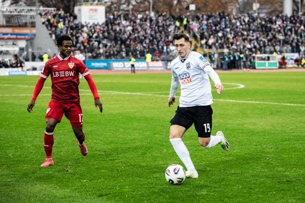 Football, Season 2025 2026, 3 Liga, Donaustadion Ulm, Matchday 13, SSV Ulm 1846 Football VfB Stuttgart II, 01 11 2025 01 11 2025, Football, Season 2025 2026, 3 Liga, Donaustadion Ulm, Matchday 13, SSV Ulm 1846 Football VfB Stuttgart II, v l 17 Abdenego Nankishi VfB Stuttgart II , 19 Jonathan Meier SSV Ulm 1846 Football Photo Lucca Fundel Ulm Donaustadion Baden Württemberg Germany