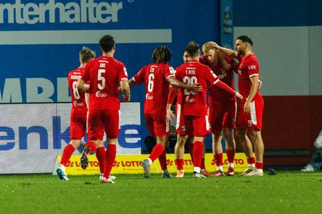 Goal celebration 1 1 with top scorer 2 v r Jonas Arsweiler VERL GER, FC Hansa Rostock vs SC Verl, Football, Men, 3 League, Matchday 13, Season 2025 2026, 01 11 2025 Rostock Ostseestadion Mecklenburg Vorpommern Germany