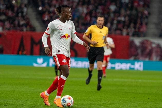 Germany, Football, 1 Bundesliga, Matchday 9, 2025 2026, RB Leipzig VfB Stuttgart on 01 11 in Leipzig Red Bull Arena On the way to 2 0 Yan Diomande RB Leipzig 49 Copyright: xSvenxHeidmannx