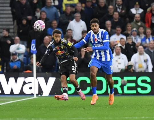 Brighton and Hove Albion v Leeds United Premier League 01 11 2025. Jayden Bogle Defender of Leeds United and Georginio Rutter Forward of Brighton and Hove Albion in action during the Premier League match between Brighton and Hove Albion and Leeds United at the American Express Stadium, Brighton and Hove, England on 1 November 2025. Brighton and Hove American Express Stadium East Sussex England Editorial use only DataCo restrictions apply See www.football-dataco.com , Copyright: xJeffxMoodx PSI-23147-0049
