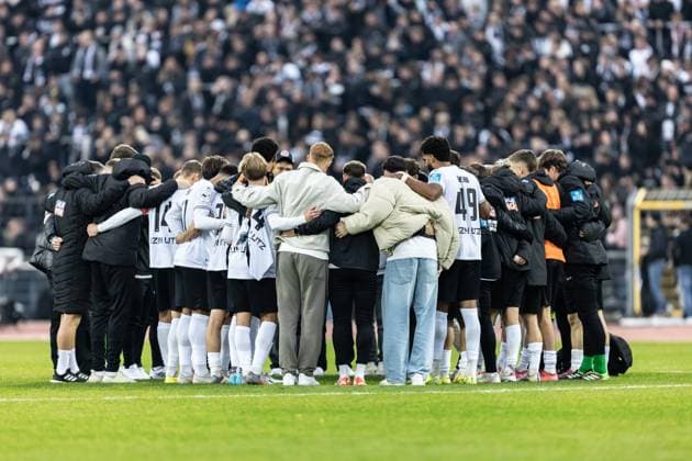 Football, Season 2025 2026, 3 Liga, Donaustadion Ulm, 13 Matchday, SSV Ulm 1846 Football VfB Stuttgart II, 01 11 2025 01 11 2025, Football, Season 2025 2026, 3 Liga, Donaustadion Ulm, 13 Matchday, SSV Ulm 1846 Football VfB Stuttgart II, Team Circle Team Team Circle Team SSV Ulm 1846 Football Photo Lucca Fundel Ulm Donaustadion Baden Württemberg Germany
