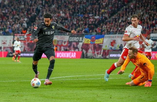 Germany Soccer Bundesliga 2025 26, 9 Matchday RB Leipzig vs VfB Stuttgart Red Bull Arena Stadion Leipzig Tiago Tomas Tiago Tomas VfB Stuttgart, 8 PÃ ter Gulacsi Peter Gulacsi RB Leipzig, 1 Leipzig Copyright: xAymanxAlahmedx
