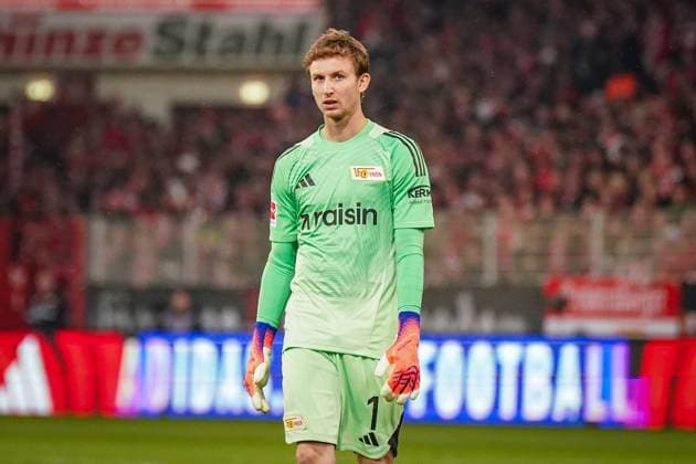 Germany Soccer Bundesliga 2025 26, 9 Matchday 1 FC Union Berlin vs SC Freiburg An der Alten Försterei Berlin Frederik Ronnow Ronnow 1 FC Union Berlin, 1 Berlin Germany Copyright: xJOERANxSTEINSIEKx