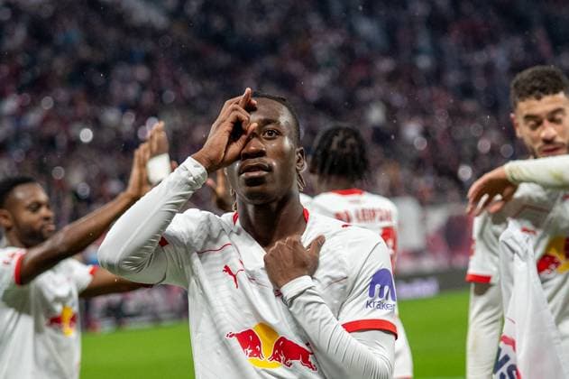 Germany, Soccer, 1 Bundesliga, Matchday 9, 2025 2026, RB Leipzig VfB Stuttgart on 01 11 in Leipzig Red Bull Arena Goal celebration 2 0 Yan Diomande RB Leipzig 49 Copyright: xSvenxHeidmannx