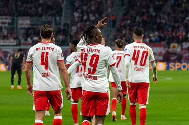 Germany, Soccer, 1 Bundesliga, Matchday 9, 2025 2026, RB Leipzig VfB Stuttgart on 01 11 in Leipzig Red Bull Arena Goal celebration 2 0 Yan Diomande RB Leipzig 49 Copyright: xSvenxHeidmannx