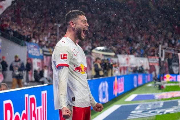 GER, Leipzig, Soccer, DFL Bundesliga, Matchday 9, RB Leipzig vs VFB Stuttgart in picture v l Romulo RB Leipzig 40 , Goal celebration 01 11 2025, Red Bull Arena Leipzig DFL DFB REGULATIONS PROHIBIT ANY USE OF PHOTOGRAPHS AS IMAGE SEQUENCES AND OR QUASI VIDEO, Copyright: HMBxMedia PaulxFritz