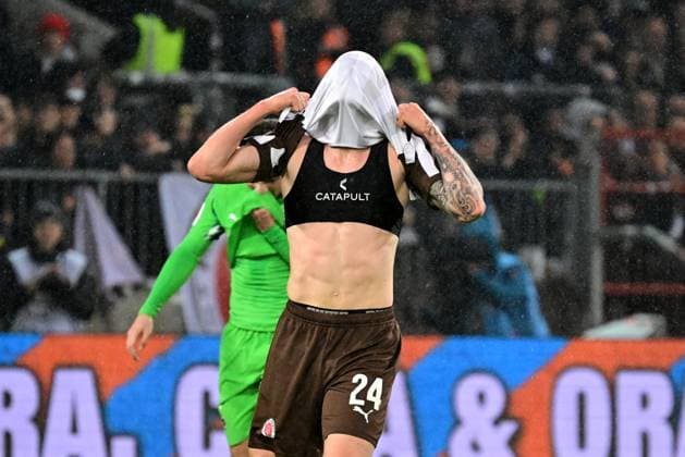 Soccer I Men I 1 Bundesliga l FC St Pauli Borussia Moenchengladbach I 09 Matchday I Season 2025 2026 I St Pauli I 01 11 2025 I Metcalfe Connor St Pauli , Sportplatz Millerntor Stadion, St Pauli Hamburg Germany