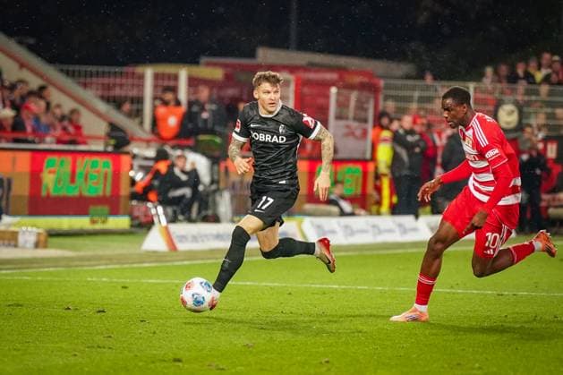 Germany Soccer Bundesliga 2025 26, 9 Matchday 1 FC Union Berlin vs SC Freiburg An der Alten Försterei Berlin Lukas Kübler Lukas Kuebler SC Freiburg, 17 Ilyas Ansah 1 FC Union Berlin, 10 Berlin Germany Copyright: xJOERANxSTEINSIEKx
