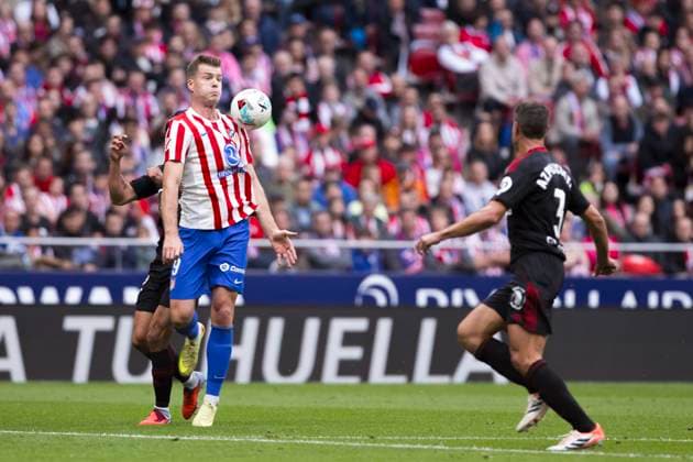LA LIGA EA Sports - Atletico de Madrid vs Sevilla MADRID,SPAIN - 1 November:Alexander Sorloth of Atletico de Madrid controls the ball during the La Liga 2025 26 match between Atletico de Madrid and Sevilla at Riyadh Air Metropolitano Stadium. (Photo by Guille Martinez f22photo) Madrid Riyadh Air Metropolitano Stadium Spain Copyright: xGuillermoxMartinezx