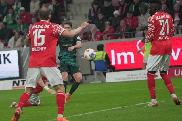GER, 1 FBL, 1 FSV Mainz 05 vs Werder Bremen 01 11 2025, MEWA Arena, Mainz, GER, 1 FBL, 1 FSV Mainz 05 vs Werder Bremen , in picture Jens Stage Bremen scores the goal to 1 1 DFL regulations prohibit any use of photographs as image sequences and or quasi video nordphotoxGmbHx xBratic nph00250