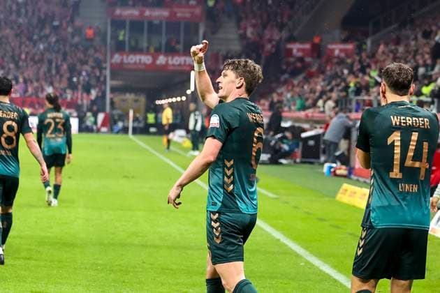 Jens Stage SV Werder Bremen, 06 after his goal for 1 1 , Germany, Soccer, 1 Bundesliga, 9 Matchday, 2025 2026, 1 FSV Mainz vs Werder Bremen, 01 11 2025, Mewa Arena, Mainz, Germany Mainz Mewa Arena Rheinland Pfalz Germany Copyright: xGrantxHubbsx