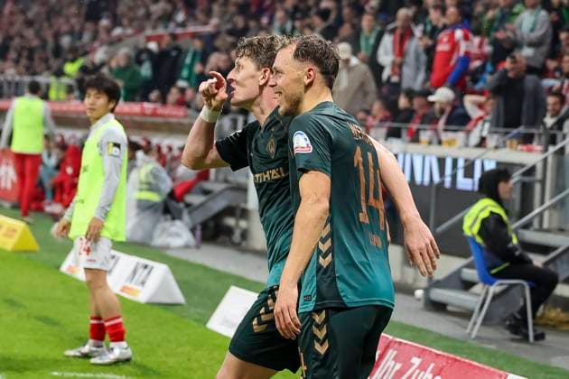 Goal celebration SV Werder Bremen at 1 1 by Jens Stage SV Werder Bremen, 06 , Germany, Soccer, 1 Bundesliga, 9 Matchday, 2025 2026, 1 FSV Mainz vs Werder Bremen, 01 11 2025, Mewa Arena, Mainz, Germany Mainz Mewa Arena Rheinland Pfalz Germany Copyright: xGrantxHubbsx