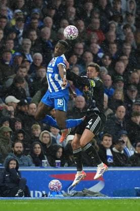 Danny Welbeck of Brighton & Hove Albion and Ethan Ampadu of Leeds United jump for the ball. Brighton and Hove Albion v Leeds United, Premier League, Football, American Express Community Stadium, Brighton, UK - 01 Nov 2025Brighton American Express Community Stadi United Kingdom EDITORIAL USE ONLY No use with unauthorised audio, video, data, fixture lists, club league logos or live services. Online in-match use limited to 120 images, no video emulation. No use in betting, games or single club league player publications. Copyright: xSeanxRyan Shutterstockx 15639793bk