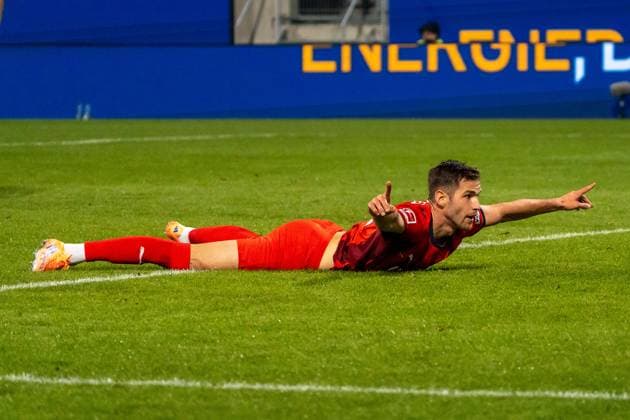 The goal by Marvin Pieringer FC Heidenheim, 18 is disallowed, GER, 1 FC Heidenheim 1846 vs Eintracht Frankfurt, Football, 1 Bundesliga, Matchday 9, Season 2025 2026, 01 11 2025, DFL REGULATES PROHIBIT ANY USE OF PHOTOGRAPHS AS IMAGE SEQUENCES AND OR QUASI VIDEO, GER, 1 FC Heidenheim 1846 vs Eintracht Frankfurt, Football, 1 Bundesliga, Matchday 9, Season 2025 2026, 01 11 2025, Heidenheim Copyright: xEibner-Pressefoto EdwardxCheungx EP_ECG
