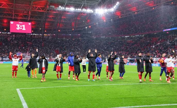 RB Leipzig Stuttgart Bundesliga Leipzig, 01 11 2025, Red Bull Arena, Football, Bundesliga, Matchday 9 , RB Leipzig vs VfB Stuttgart 3 1 1 0 , In the picture final cheer RB Leipzig , Picture Point
