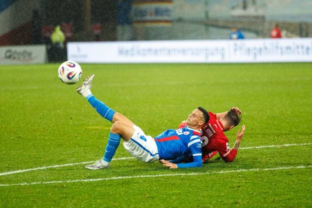 left Kenan Fatkic Rostock vs Yari Otto VERL GER, FC Hansa Rostock vs SC Verl, Football, Men, 3 Liga, Matchday 13, Season 2025 2026, 01 11 2025 Rostock Ostseestadion Mecklenburg Vorpommern Germany