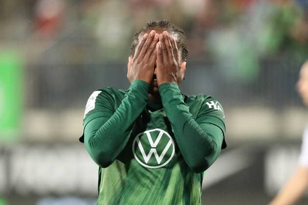 VfL Hoffenheim, BL Frauen Wolfsburg, 01 11 2025, FUßBALL VfL Wolfsburg vs TSG 1899 Hoffenheim, Google Pixel Frauen Bundesliga, Saison 2025 26 Lineth Beerensteyn VfL Wolfsburg Wolfsburg