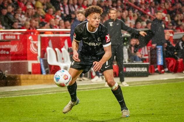 Germany Soccer Bundesliga 2025 26, 9 Matchday 1 FC Union Berlin vs SC Freiburg An der Alten Försterei Berlin Derry Scherhant SC Freiburg, 07 Berlin Germany Copyright: xJOERANxSTEINSIEKx