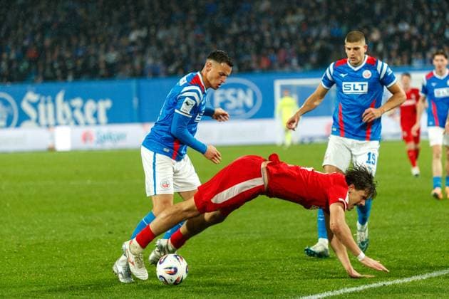 from l Kenan Fatkic Rostock , Fynn Otto VERL and Jan Mejdr Rostock GER, FC Hansa Rostock vs SC Verl, Soccer, Men, 3 Liga, Matchday 13, Season 2025 2026, 01 11 2025 Rostock Ostseestadion Mecklenburg Vorpommern Germany