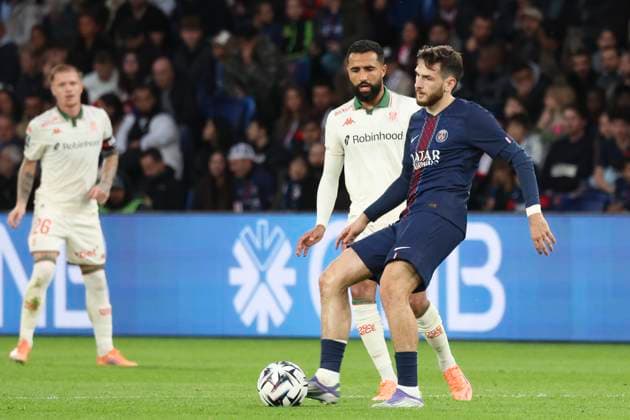 FOOTBALL : Paris Saint Germain Vs OGC Nice - Ligue 1 - 01 11 2025 Khvicha Kvaratskhelia (PSG) ParisFrance  Copyright: xMichaelxBaucherx