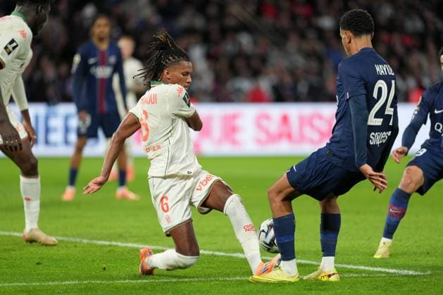 Paris Saint-Germain FC v OGC Nice - Ligue 1 McDonald s 2025 2026 06 Hicham BOUDAOUI (ogcn) during the Ligue 1 McDonald s match between Paris Saint-Germain FC and OGC Nice at Parc des Princes on November 1, 2025 in Paris, France. Paris France  Copyright: xFEPx 776348189