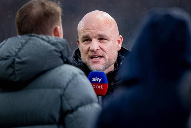 Hamburg, November 1, 2025 Football, 1 Bundesliga 2025 26, FC St Pauli Borussia MoÌˆnchengladbach Rouven Schröder Borussia MoÌˆnchengladbach, Head of Sport DFL REGULATIONS PROHIBIT ANY USE OF PHOTOGRAPHS AS IMAGE SEQUENCES AND OR QUASI VIDEO