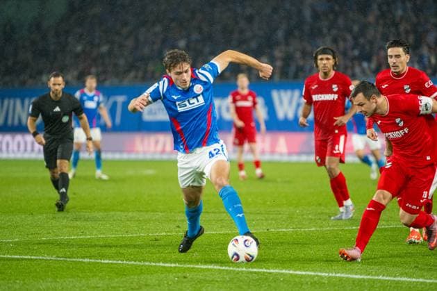 Rostock, Germany 01 November 2025 3 Liga 2025 2026 FC Hansa Rostock vs SC Verl Im Bild 1 v li Benno Dietze Hansa Rostock DFB regulations prohibit any use of photographs as image sequences and or quasi video Copyright: xFotostandx xVoelkerx