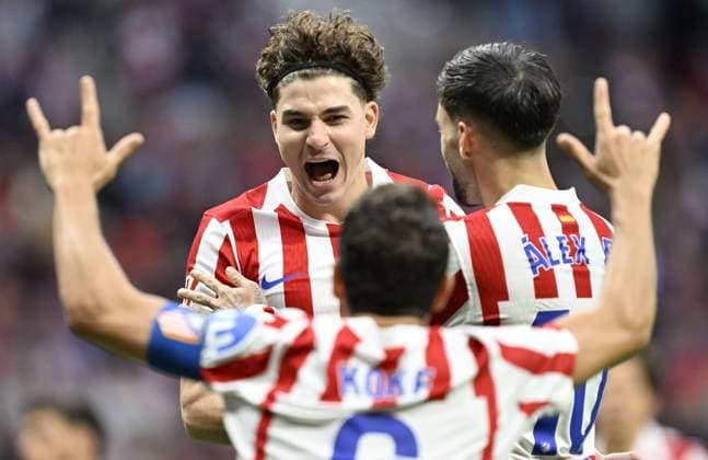 Atletico Madrid v Sevilla - La Liga MADRID, SPAIN - NOVEMBER 1: Julian Alvarez of Atletico Madrid celebrates after he scores a goal during the La Liga Week 11 match between Atletico Madrid and Sevilla at Riyadh Air Metropolitano Stadium, in Madrid, Spain on November 1, 2025. Burak Akbulut Anadolu Madrid Spain. Editorial use only. Please get in touch for any other usage.  Copyright: x2025xAnadoluxBurakxAkbulutx
